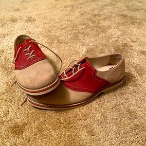 Never wore these and they would make a great home for someone who has this style